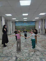 В рамках детского кружка общего развития творчества «Искорки» прошла игровая программа «Обнимашки».