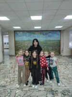 В рамках детского кружка общего развития творчества «Искорки» прошла игровая программа «Обнимашки».