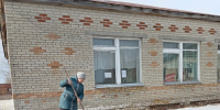Заведующая Саполговского СДК Елена Храменкова приняла участие в субботнике - Малосердобинский район