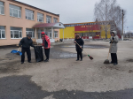 Сотрудники районного Дома культуры приняли участие в субботнике