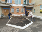 Педагоги Дома детского творчества приняли участие в субботнике