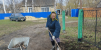 Работники  МБУК «Липовский КДЦ» приняли участие в субботнике. - Малосердобинский район