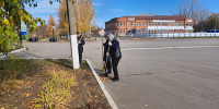 Сотрудники районного Дома культуры приняли участие в субботнике в рамках месячника по благоустройству - Малосердобинский район